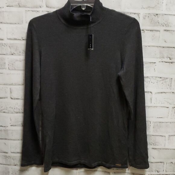 Tahari top   - Picture 1 of 3